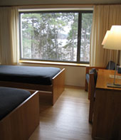 tour013TwinBedRoom.jpg